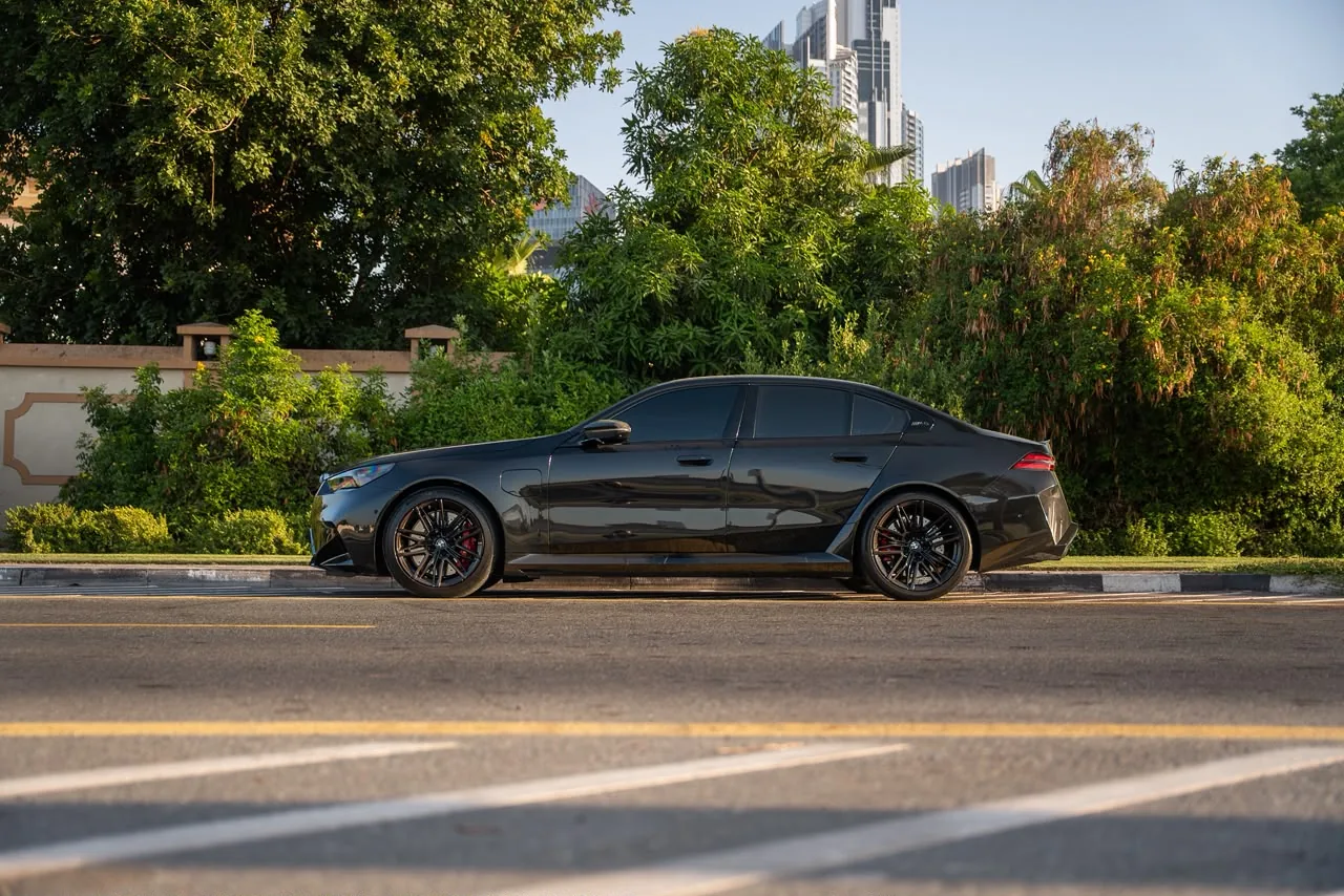 BMW M5 G90 2025 — photo 3