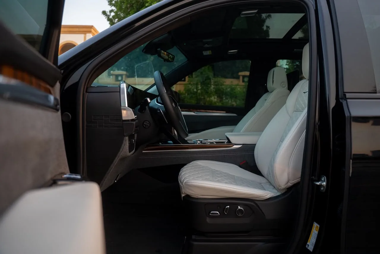 Cadillac Escalade Platinum 2026 — photo 6
