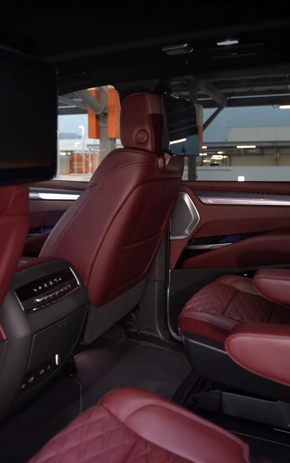 Cadillac Escalade Sport 2025 — photo 6