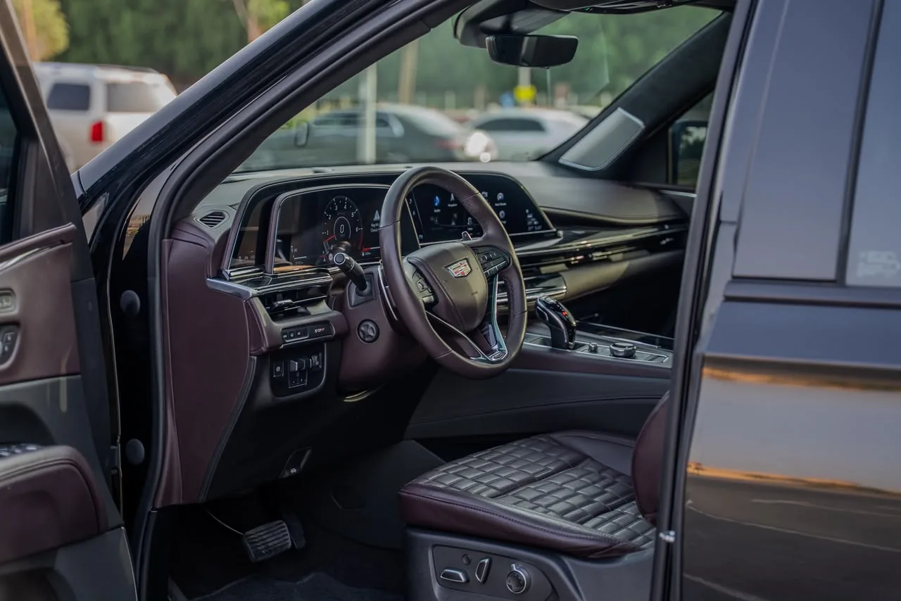 Cadillac Escalade V 2023 — photo 4