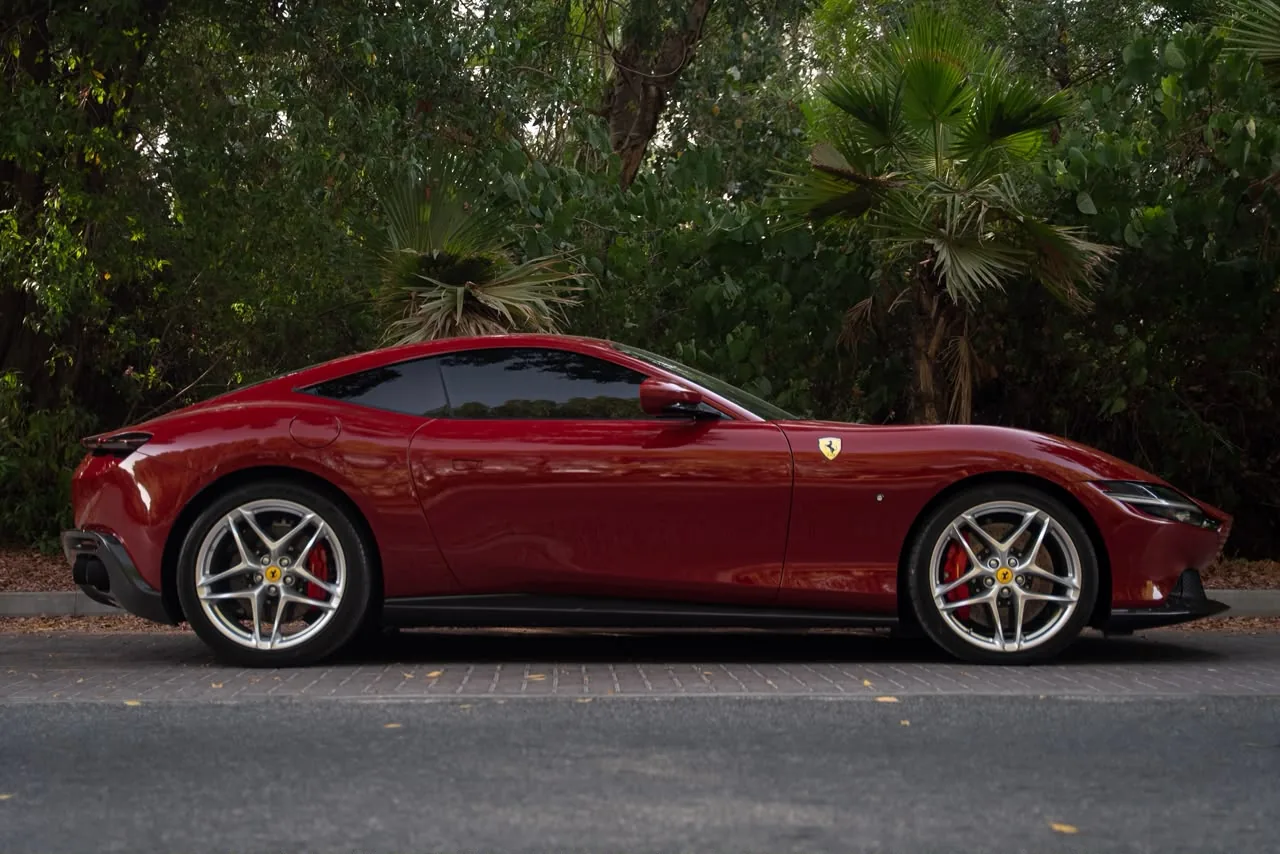 Ferrari Roma — photo 3