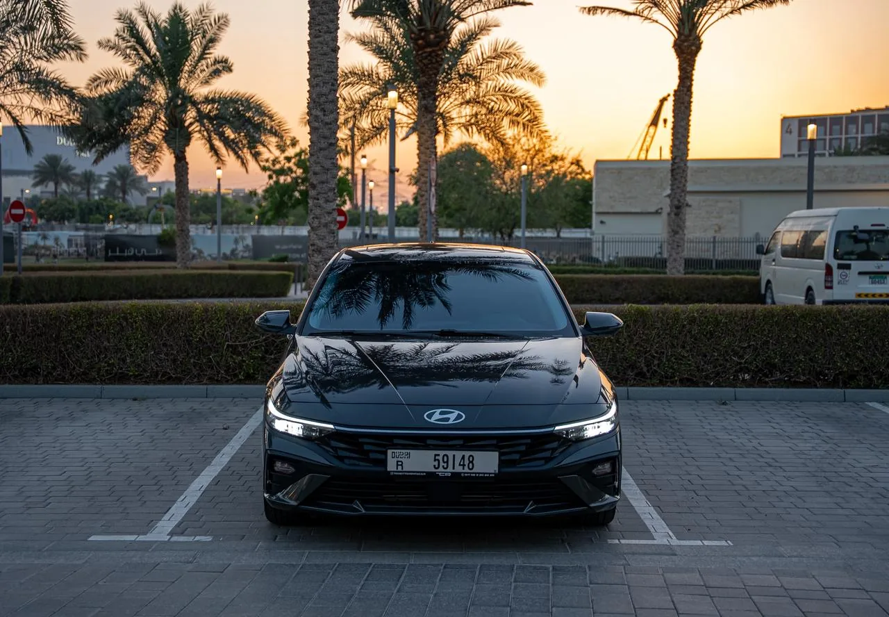 Hyundai Elantra 2025 — photo 2