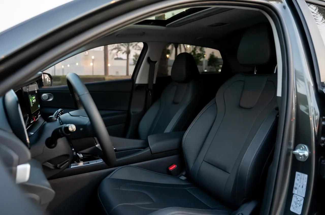 Hyundai Elantra 2025 — photo 6