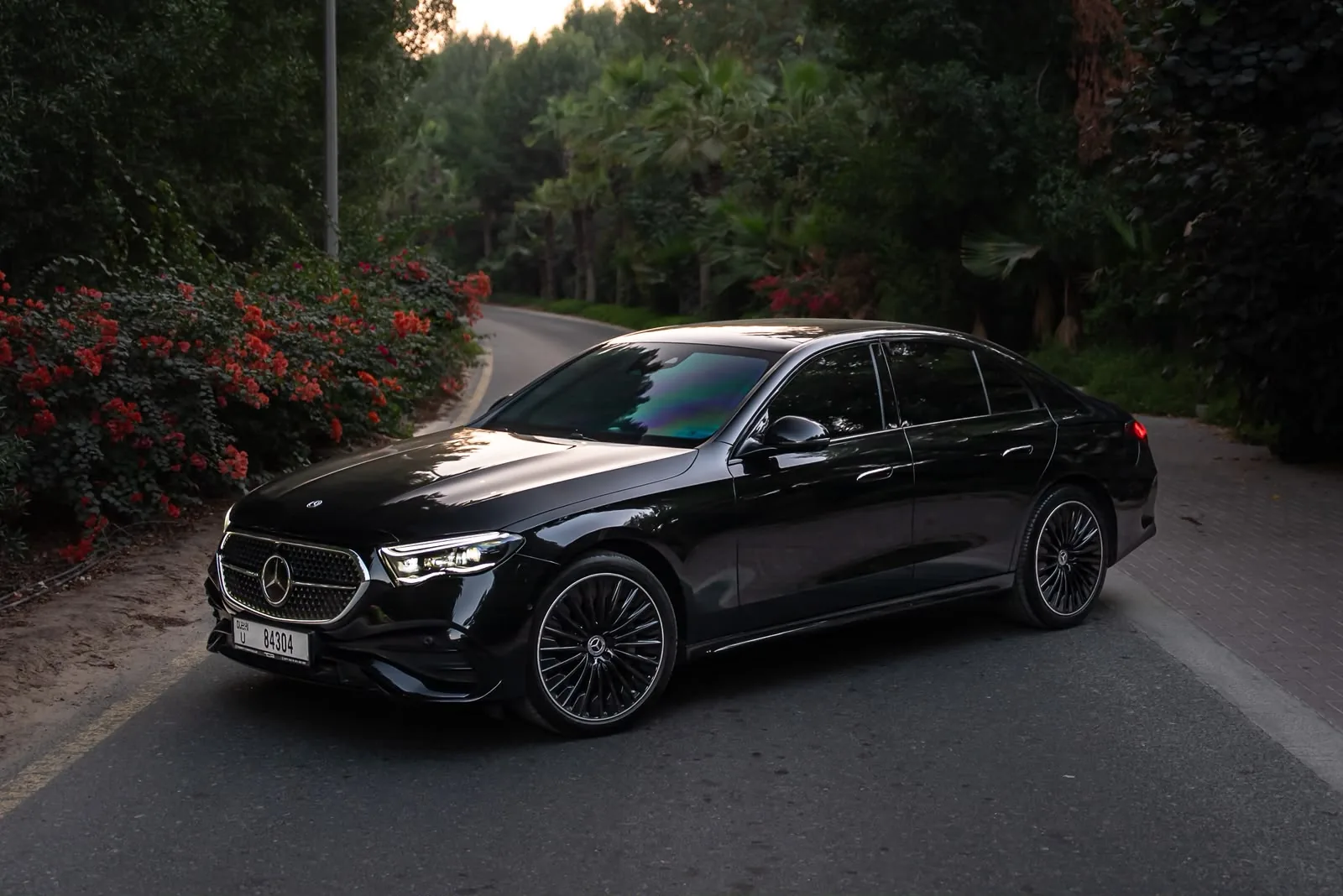 Mercedes-Benz E300 2025 — photo 3
