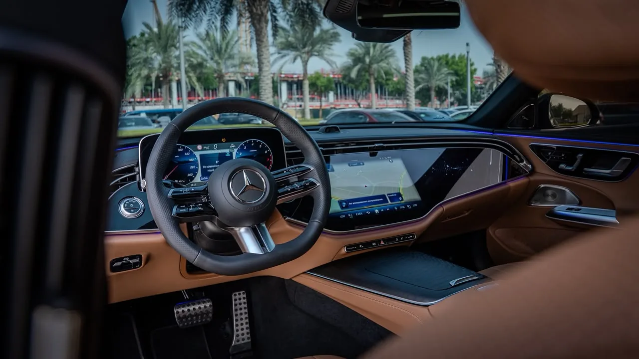 Mercedes-Benz E300 2025 — photo 5