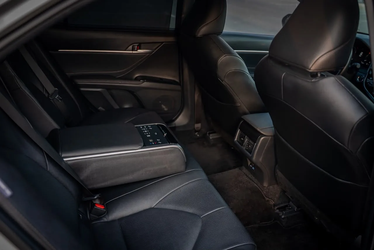 Toyota Camry 2024 — photo 6