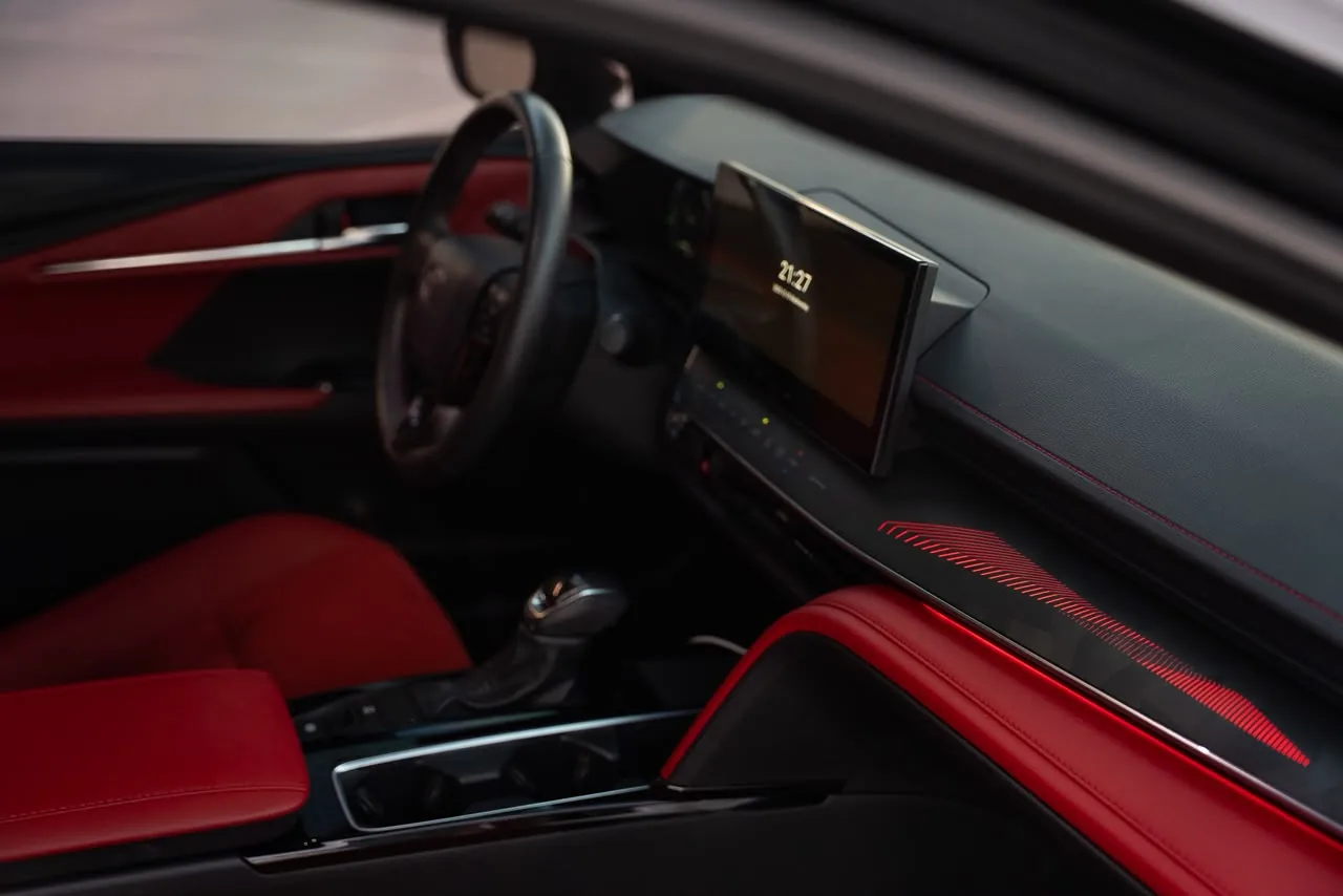 Toyota Camry 2025 — Black / Red Interior — photo 6
