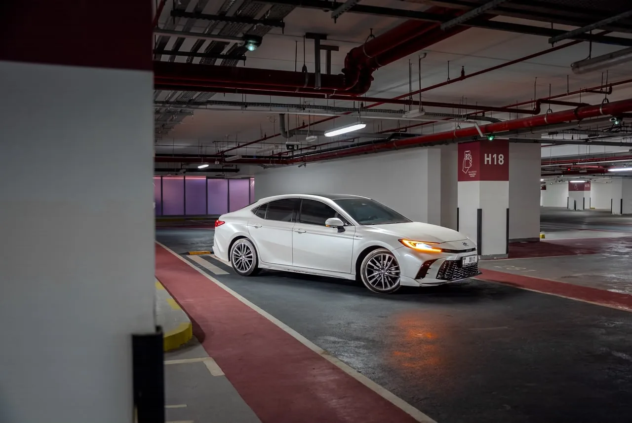Toyota Camry 2025 — White / Black Interior — photo 2