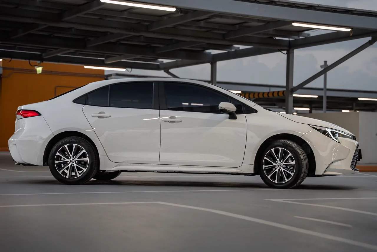 Toyota Corolla (Levin) 2025 — Standard — photo 4